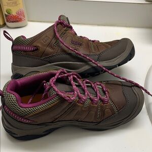 NEW KEEN Women's Circadia hiking boot